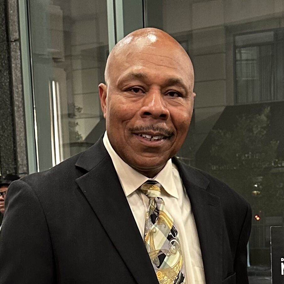 Coach Elisha Harris